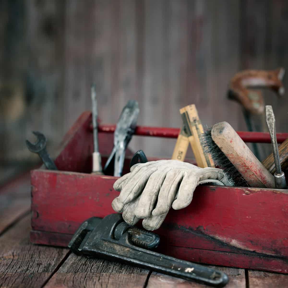 Sådan kan du justere et gammelt vindue eller dør